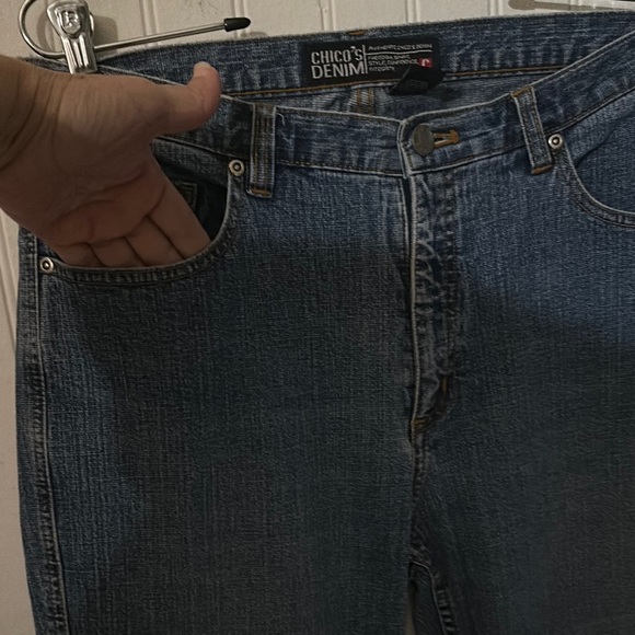 Like new! Chico’s Light Blue Denim Jeans sz 1 (US M/8) - Picture 8 of 16